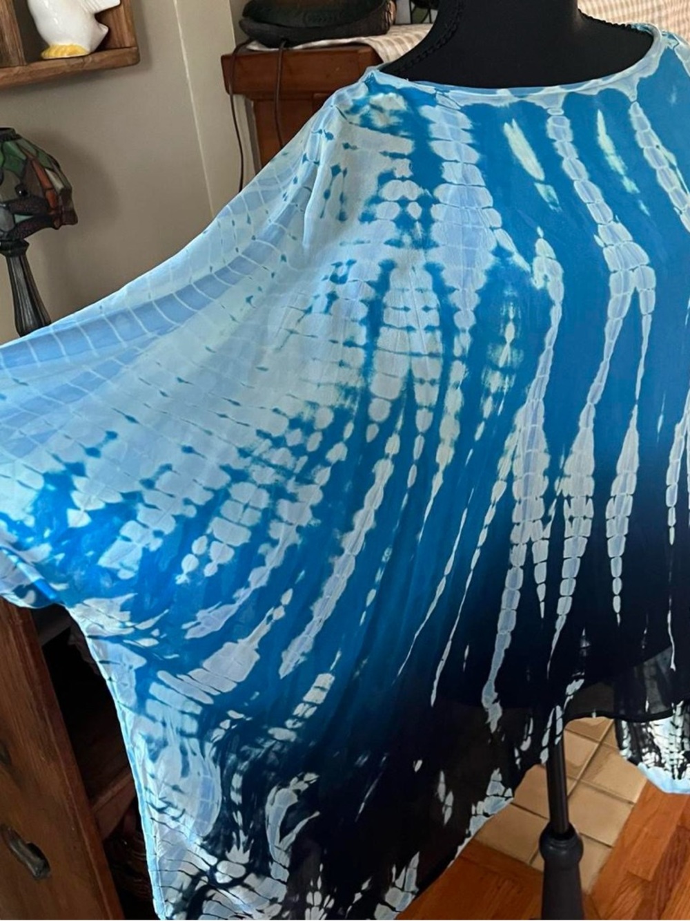 Young Fabulous & Broke Blue & White Tie-Dye Flowing Poncho Blouse